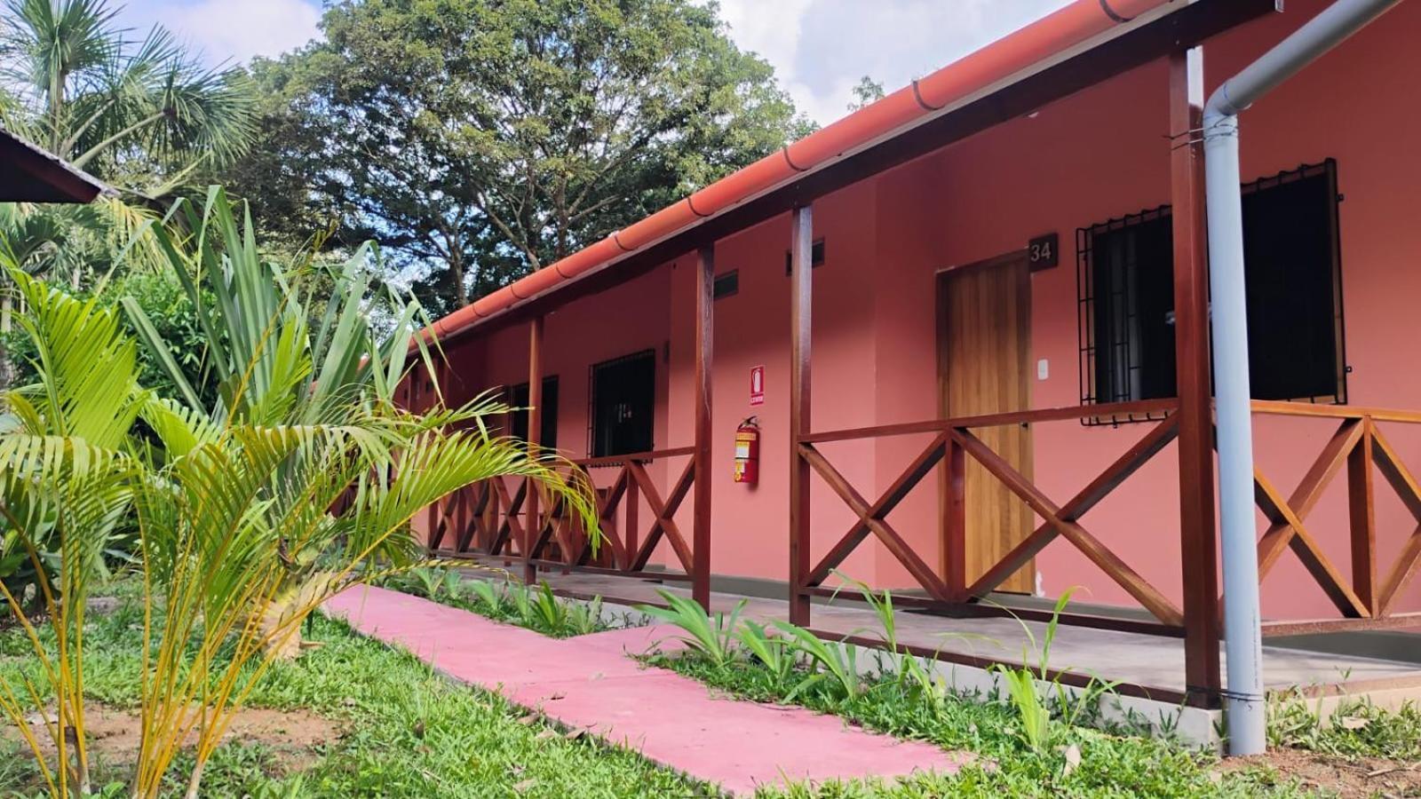 Manish Hotel Ecologico Pucallpa Buitenkant foto